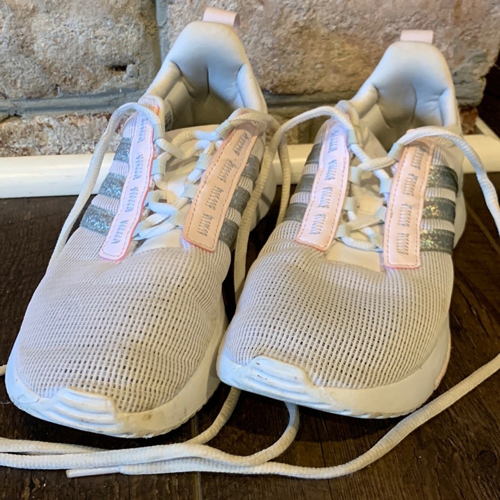 Size 3 addias white/pink